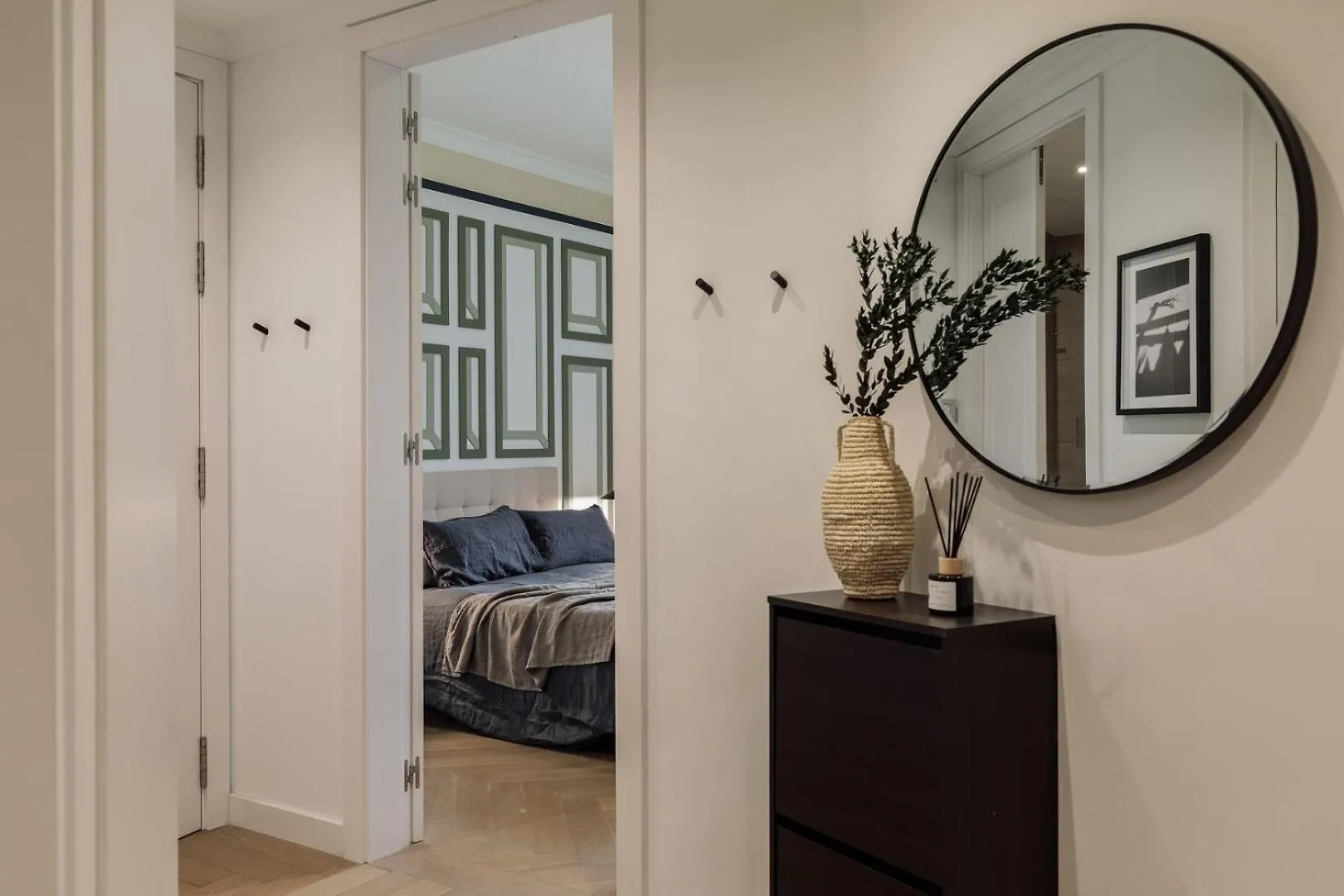 Mavi - 2 Bedrooms And Balcony In Eixample Dreta Barselona