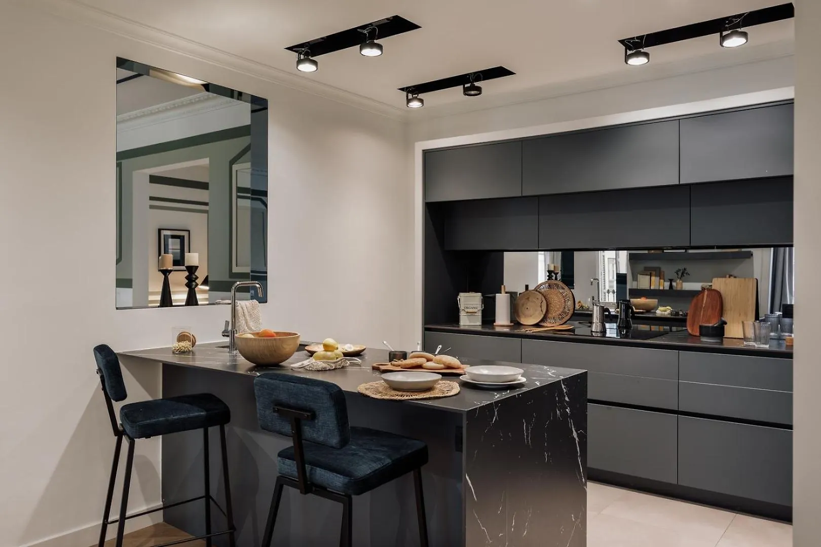 Mavi - 2 Bedrooms And Balcony In Eixample Dreta Barselona Daire